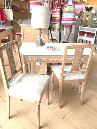Decomanie exemples de meubles sur espace de vente Recyclerie 1