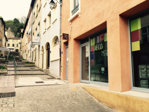 Decomanie vitrine exterieure boutique Bas Port Trevoux